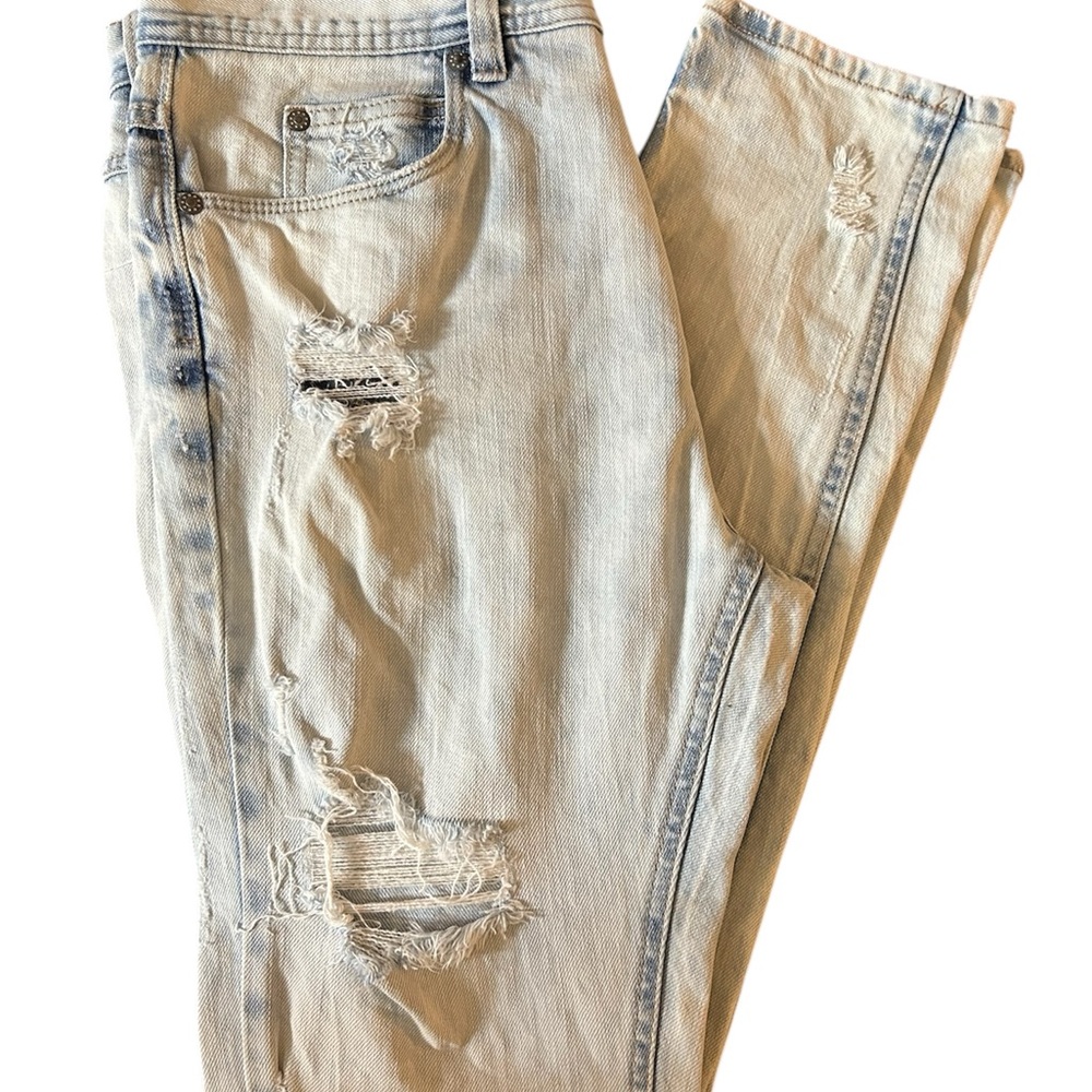 Lure Distressed Blue Jeans